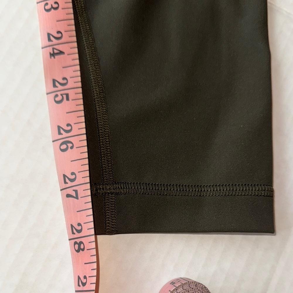 *LIKE NEW* Lululemon 28” Dark Olive Size 8 High-Rise Leggings - Picture 5 of 12